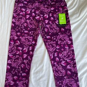 Glyder Woman Capri Leggings in Purple Floral